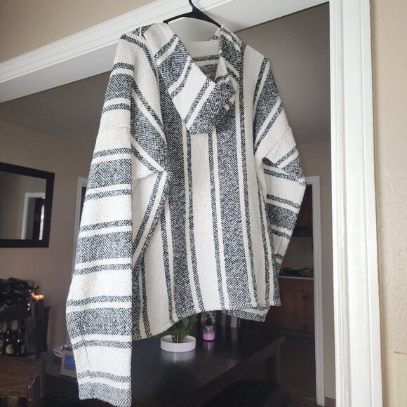 M/L Black & White Unisex Baja Hoodie - Picture 2 of 3